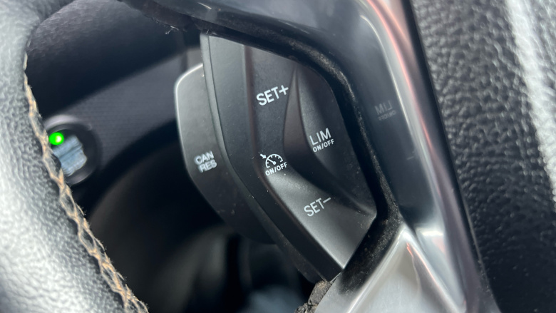 Ford Transit Connect 250 L2 Diesel 1.5 EcoBlue 100ps Limited Van